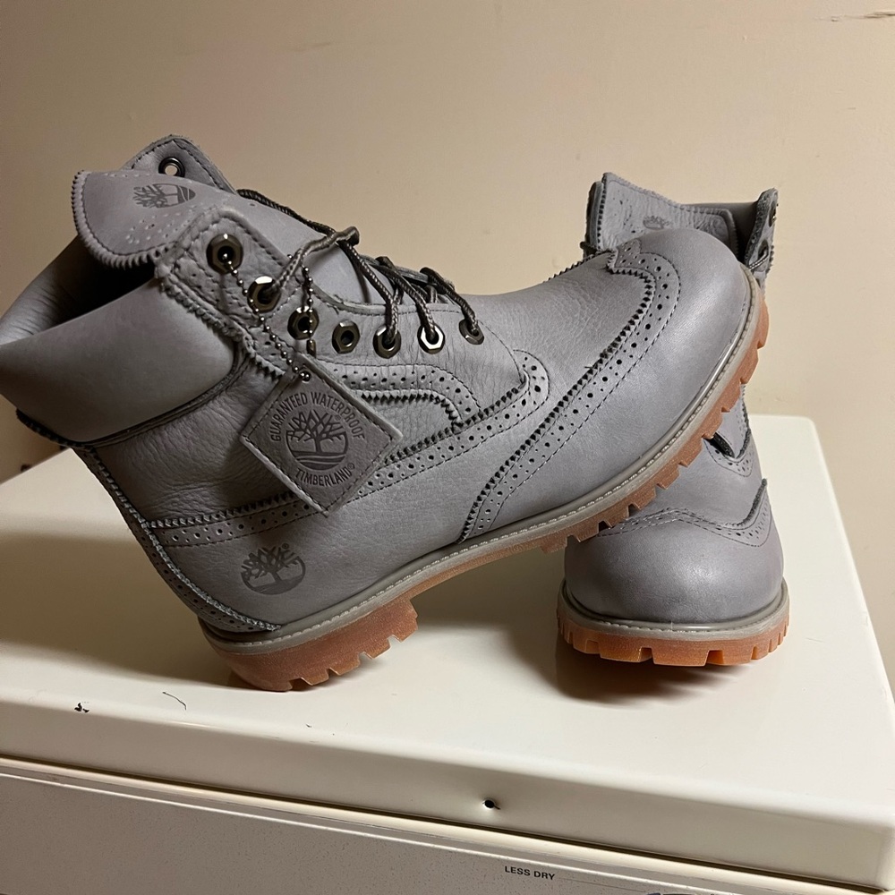 Timberland brogue’s Limited Edition. I don’t have the original, box, but another